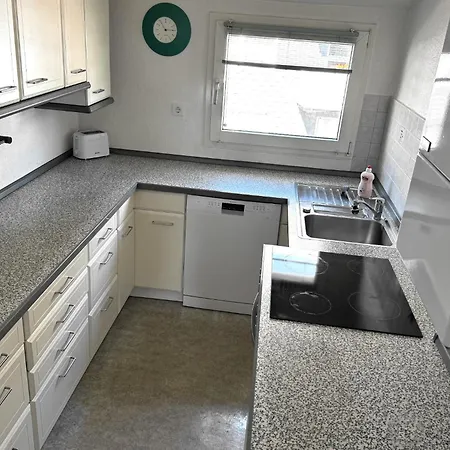 Apartment Vaz Schuermann, Kueche, Tv, Wlan, Parkplatz, Nahe Einkaufszone, Autobahnnah Remscheid