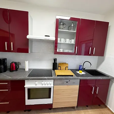 Apartment Vaz Schuermann, Kueche, Tv, Wlan, Parkplatz, Nahe Einkaufszone, Autobahnnah Remscheid