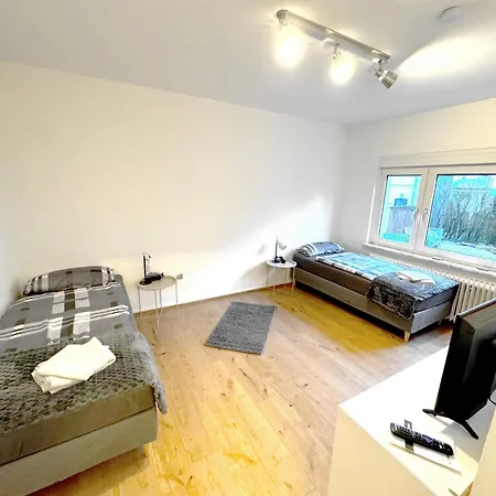 Vaz Schuermann Fuer Monteure, Kueche, Wlan, Parkplatz, Autobahnnah Apartmán Remscheid